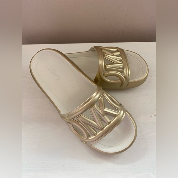 Michael Kors Splash Slide EVA Sandals. Gold - Picture 6 of 8